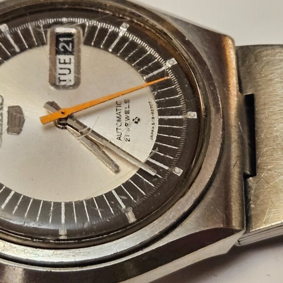Vintage Seiko 5 Automatic Men’s Watch – Model 6119-8670 (21 Jewels) - Picture 9 of 16